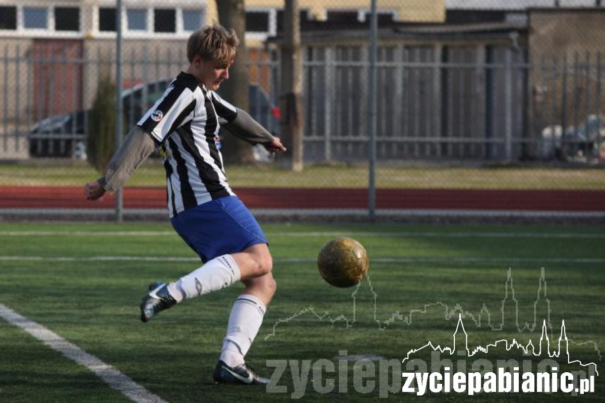 Absolwenci kontra uczniowie