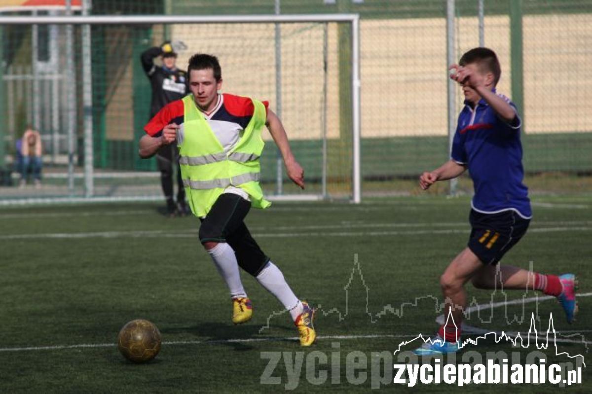 Absolwenci kontra uczniowie