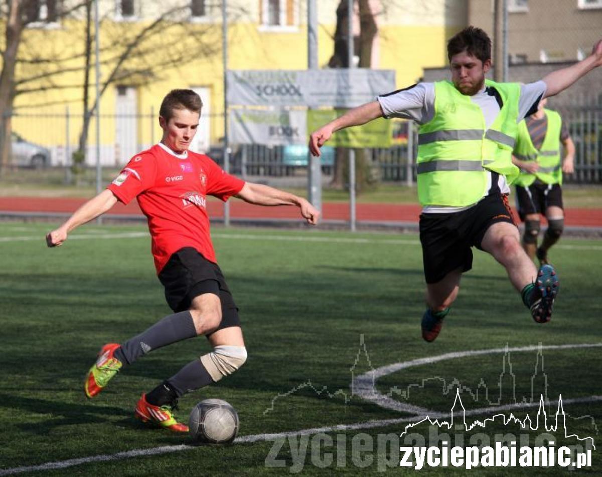 Absolwenci kontra uczniowie