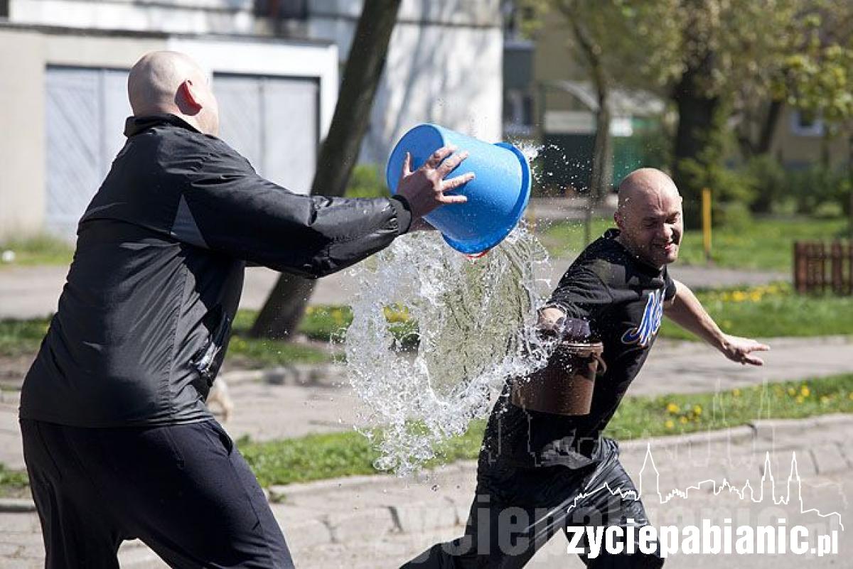 Leją się na ulicach