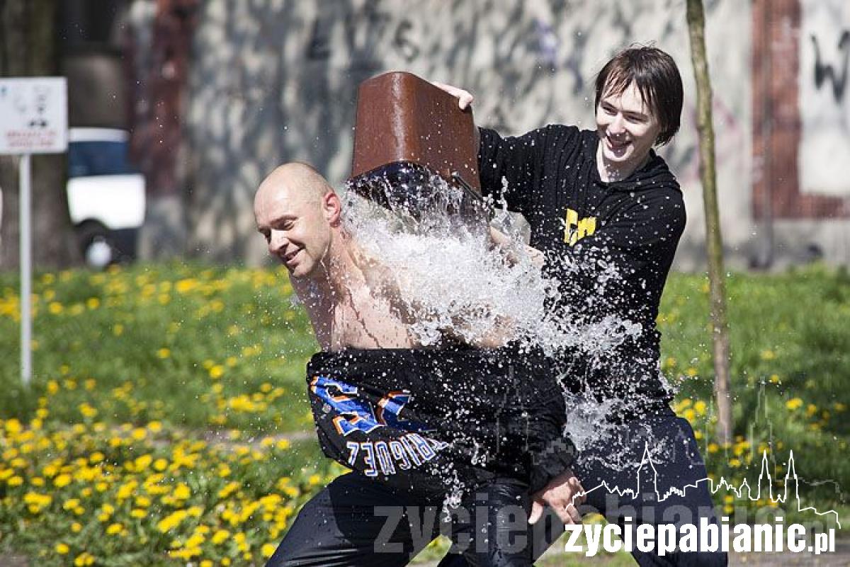 Leją się na ulicach