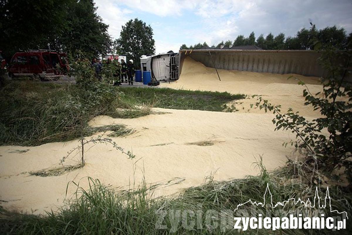 Przewrócił się tir