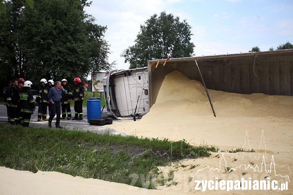 Przewrócił się tir