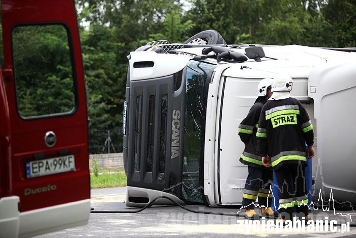 Przewrócił się tir