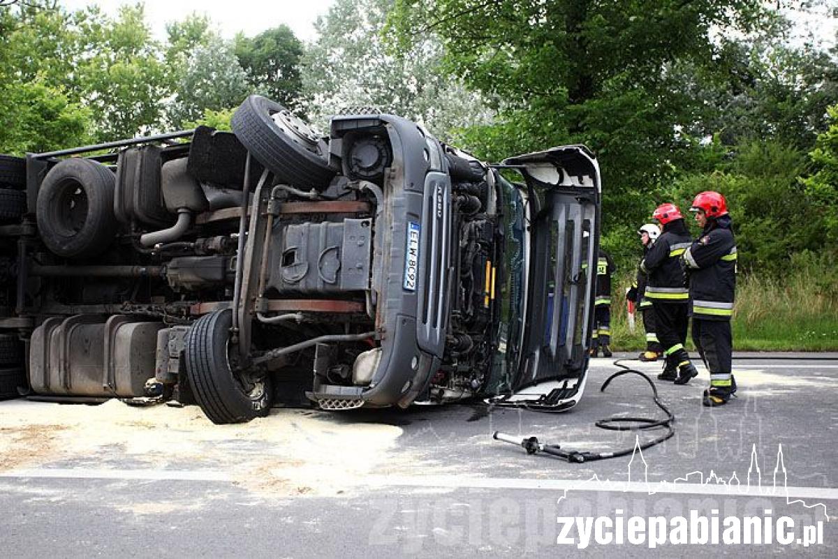 Przewrócił się tir