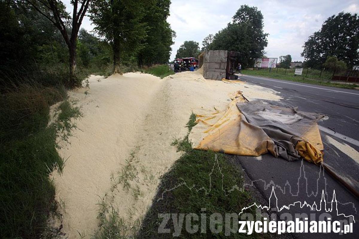 Przewrócił się tir