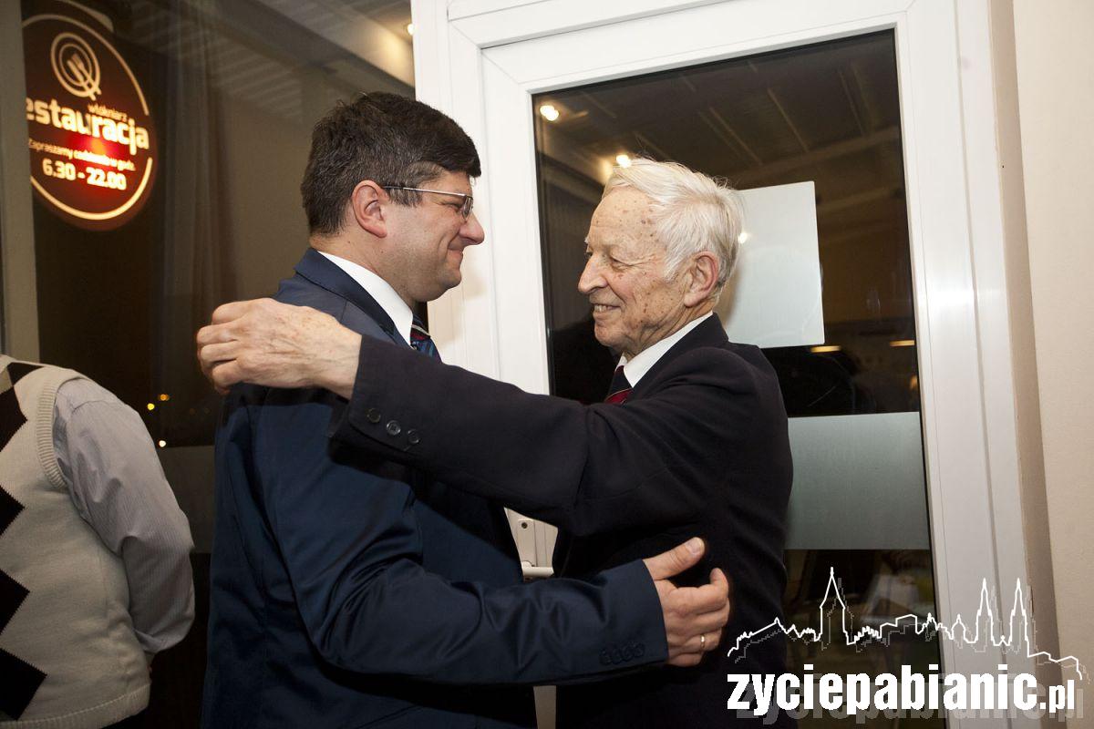 Mackiewicz świętuje zwycięstwo