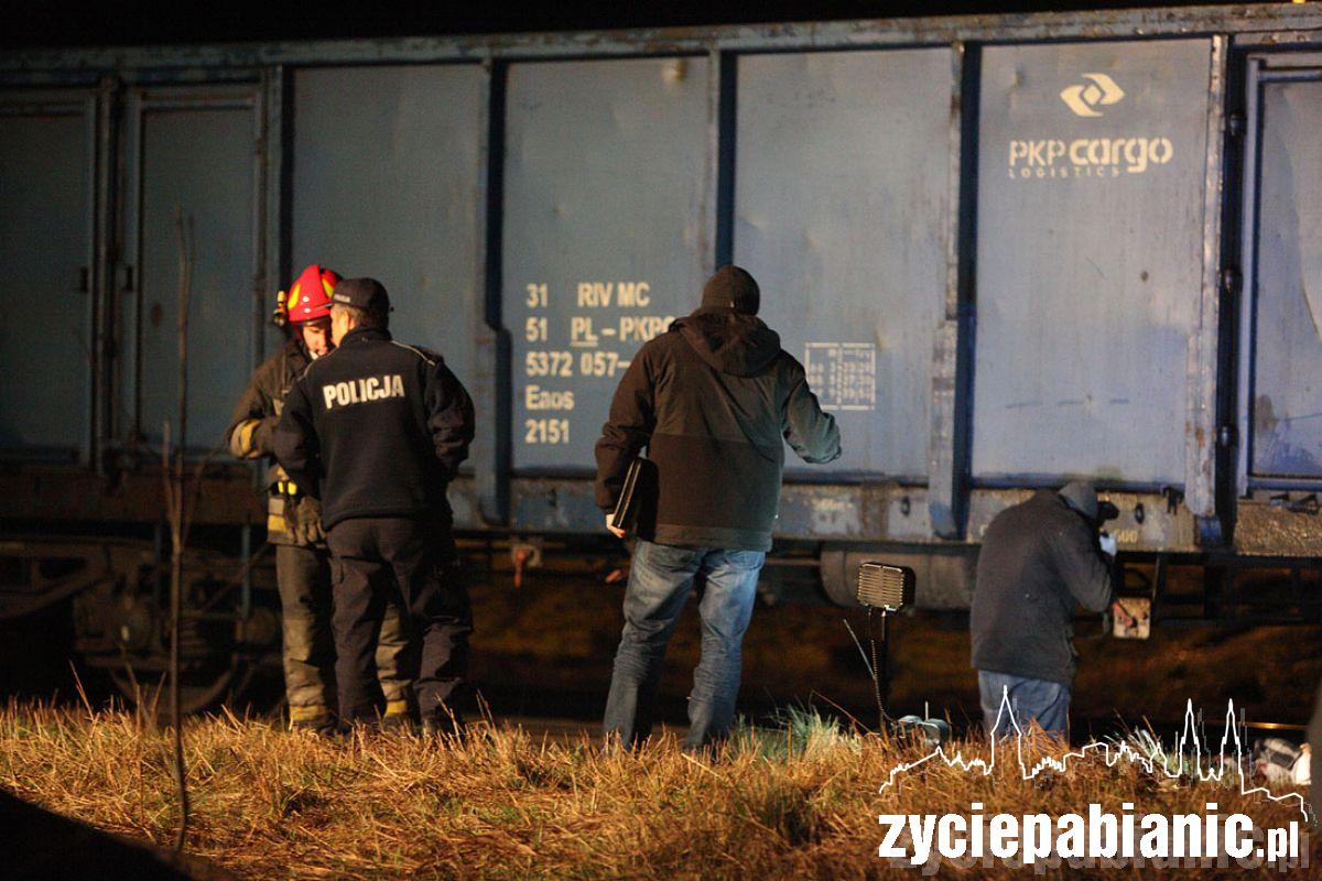 Rzuciła się pod pociąg?