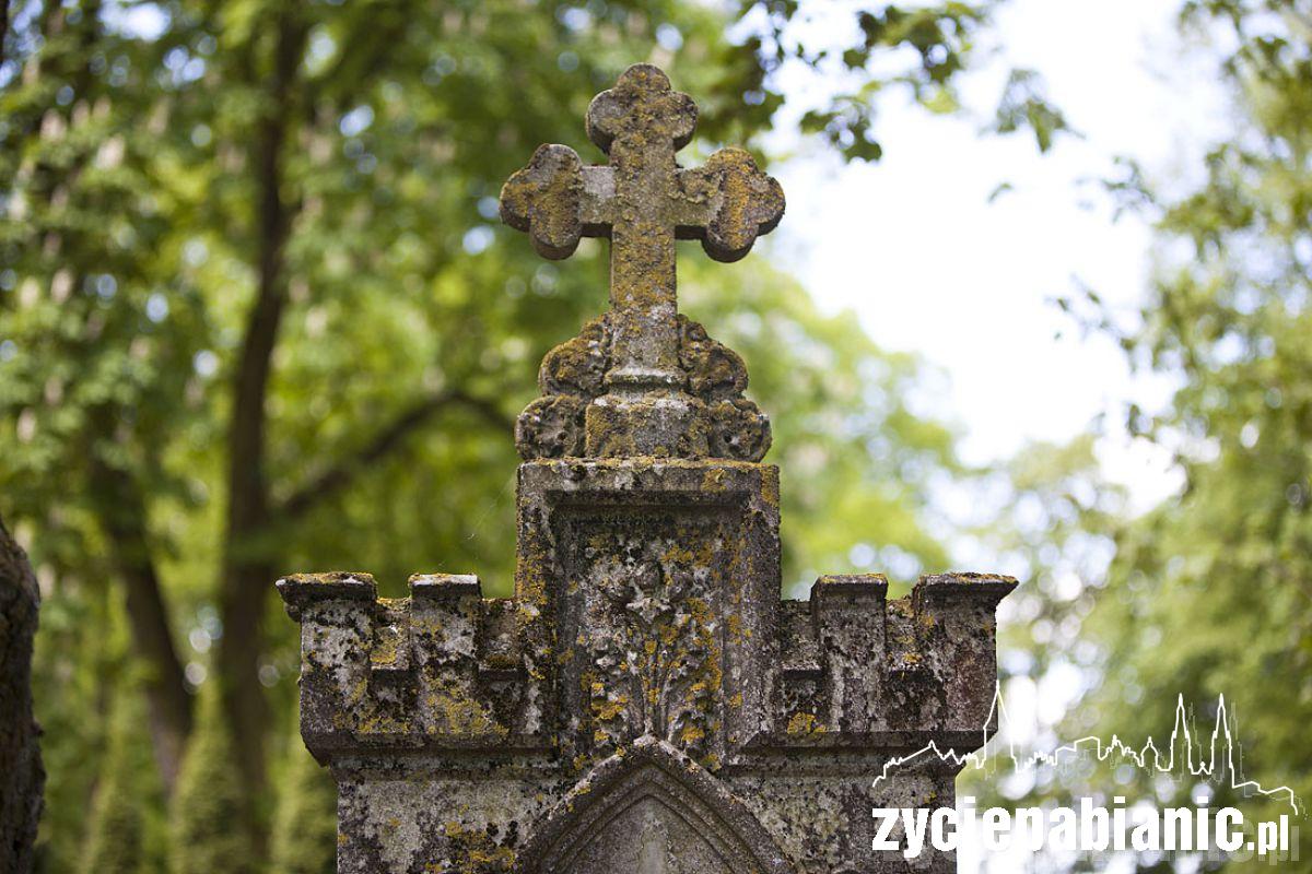 Odnowimy 4 zabytkowe nagrobki