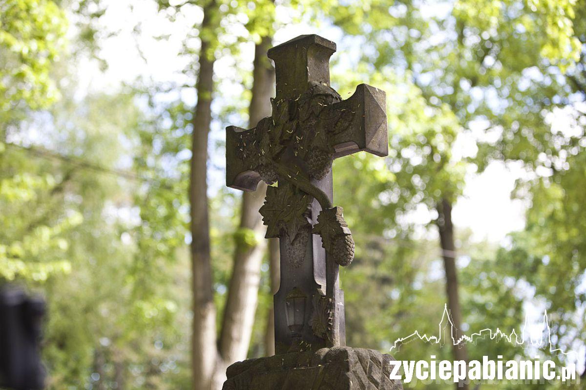 Odnowimy 4 zabytkowe nagrobki