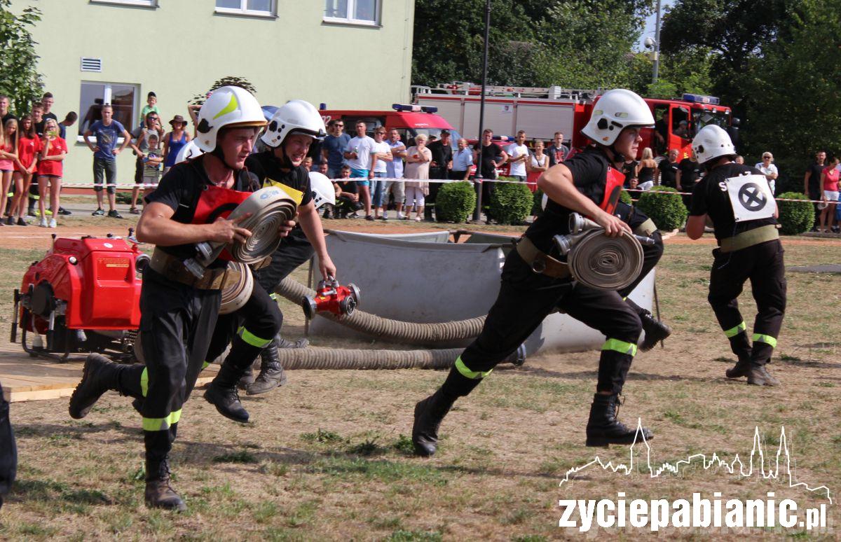 72 strażaków OSP w 30-stopniowym upale