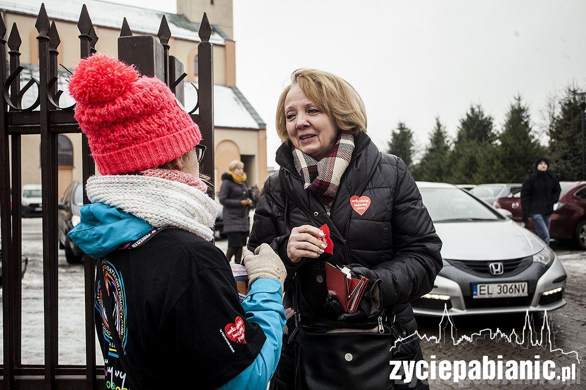 Wolontariusze z terminalem