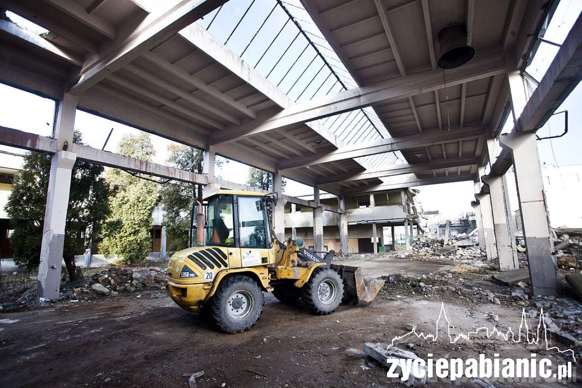 Tu będzie basen i lodowisko