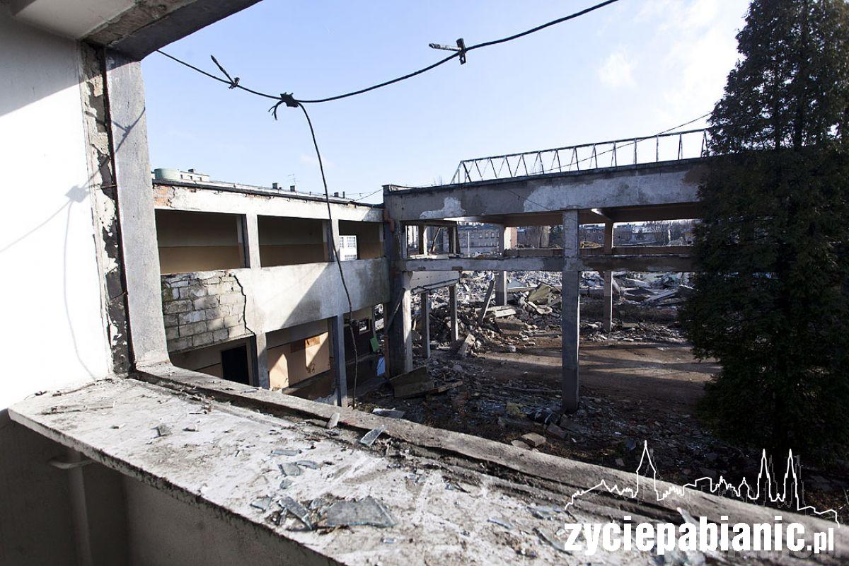 Tu będzie basen i lodowisko