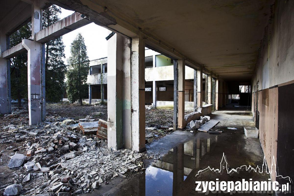 Tu będzie basen i lodowisko