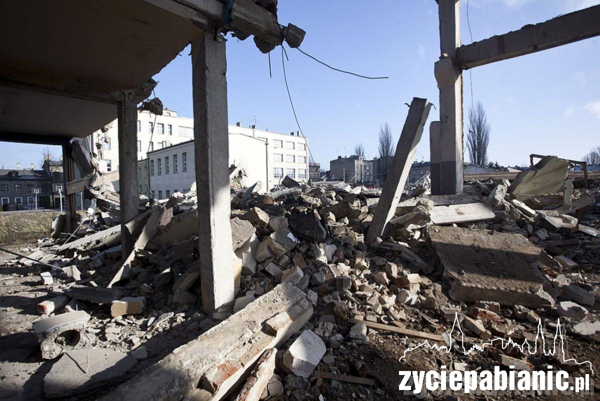 Tu będzie basen i lodowisko