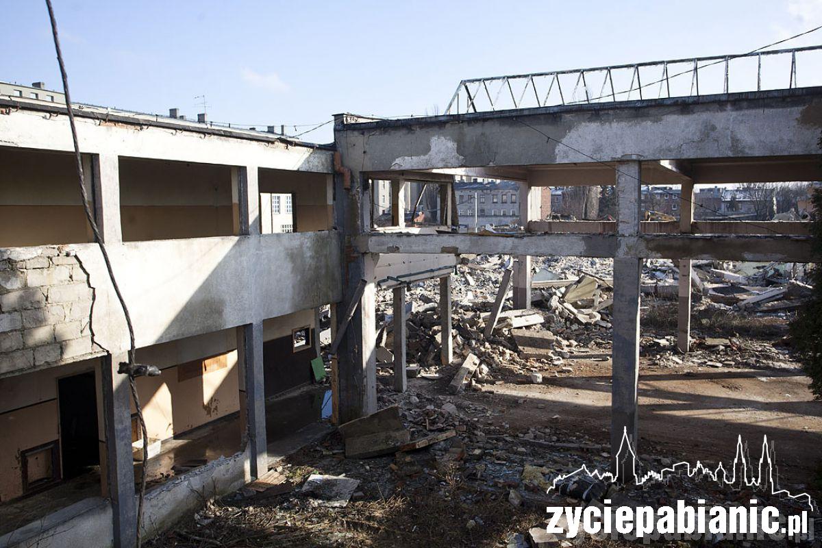 Tu będzie basen i lodowisko