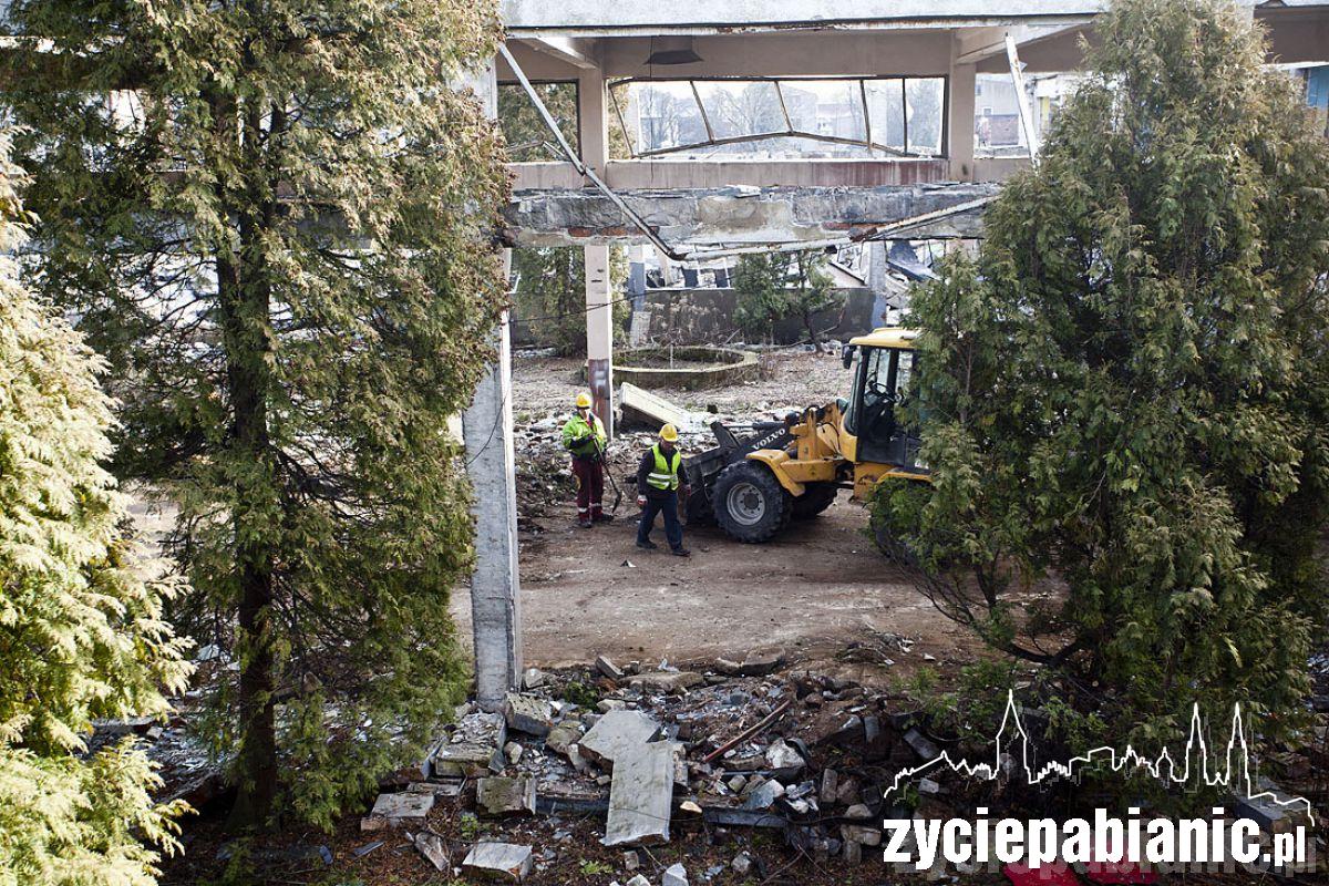 Tu będzie basen i lodowisko