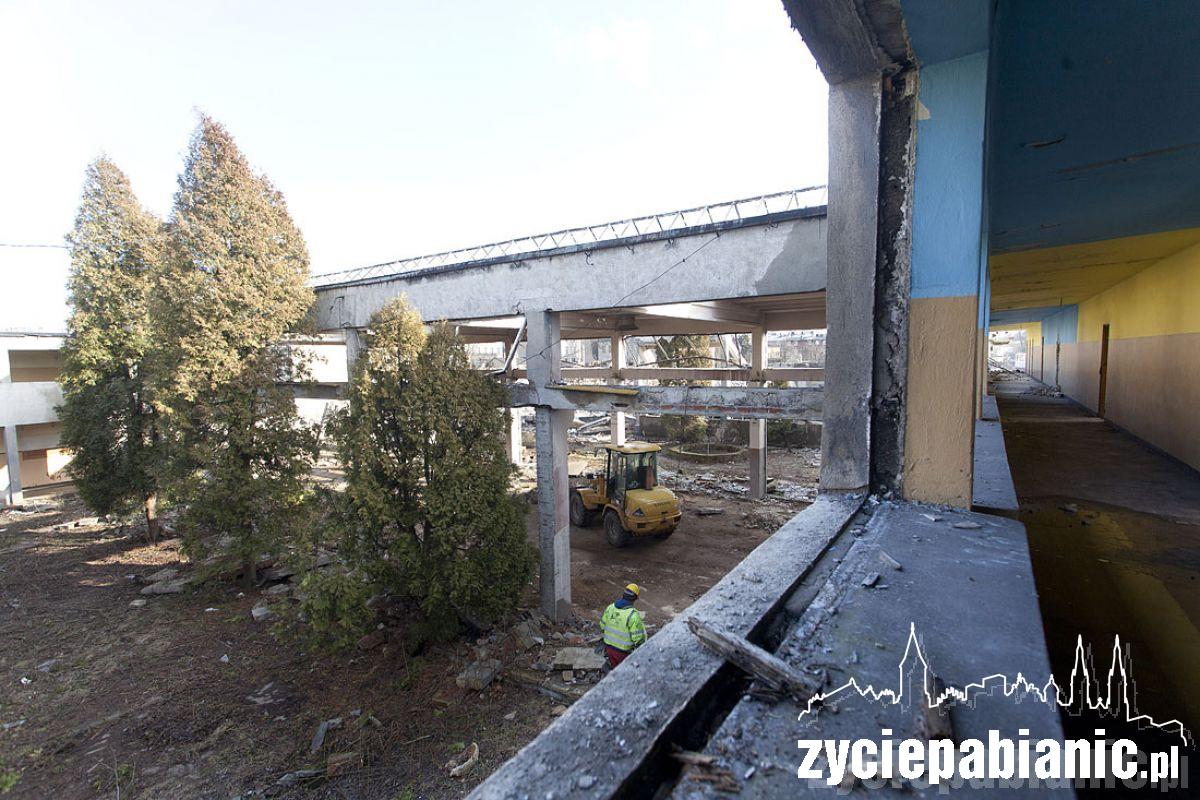 Tu będzie basen i lodowisko