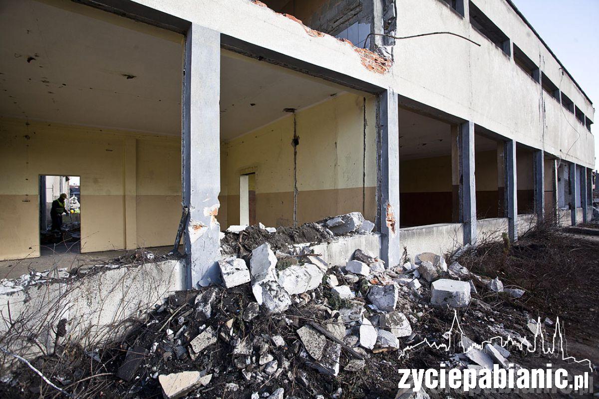 Tu będzie basen i lodowisko