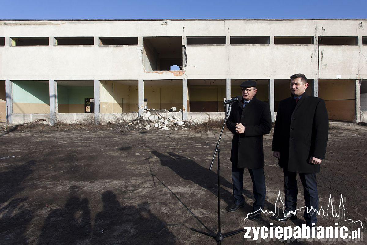 Tu będzie basen i lodowisko