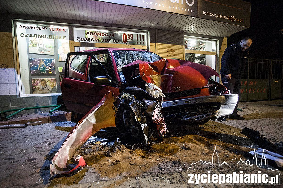 Pijany roztrzaskał się na budynku