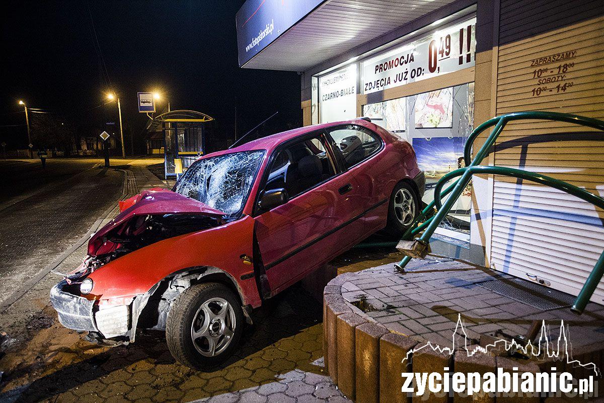 Pijany roztrzaskał się na budynku