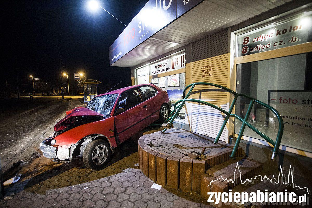 Pijany roztrzaskał się na budynku