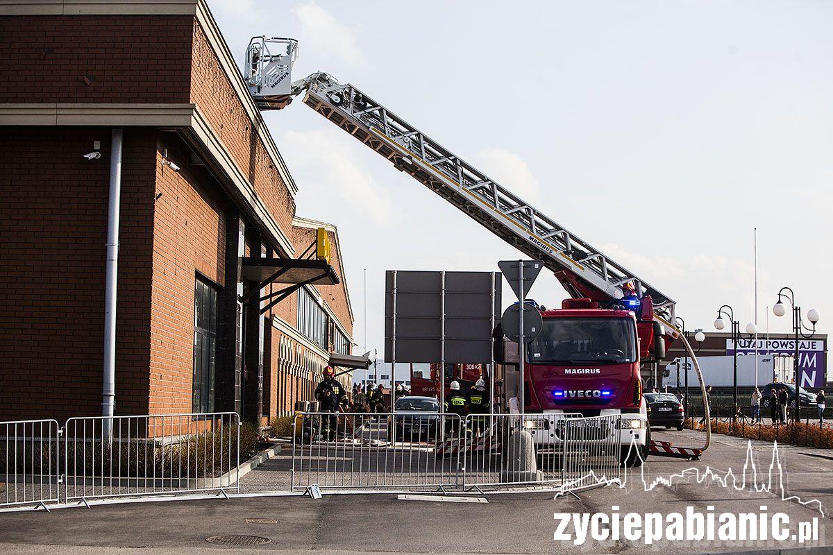 Potężny pożar na Ptaku
