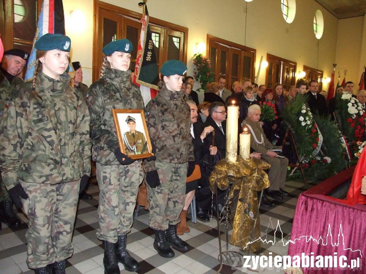 Piękny pogrzeb generała