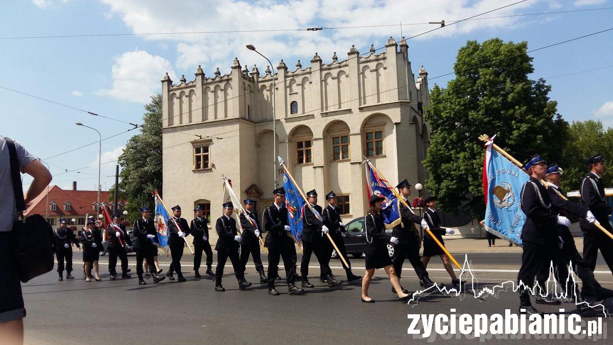 300 strażaków przyjechało do Pabianic