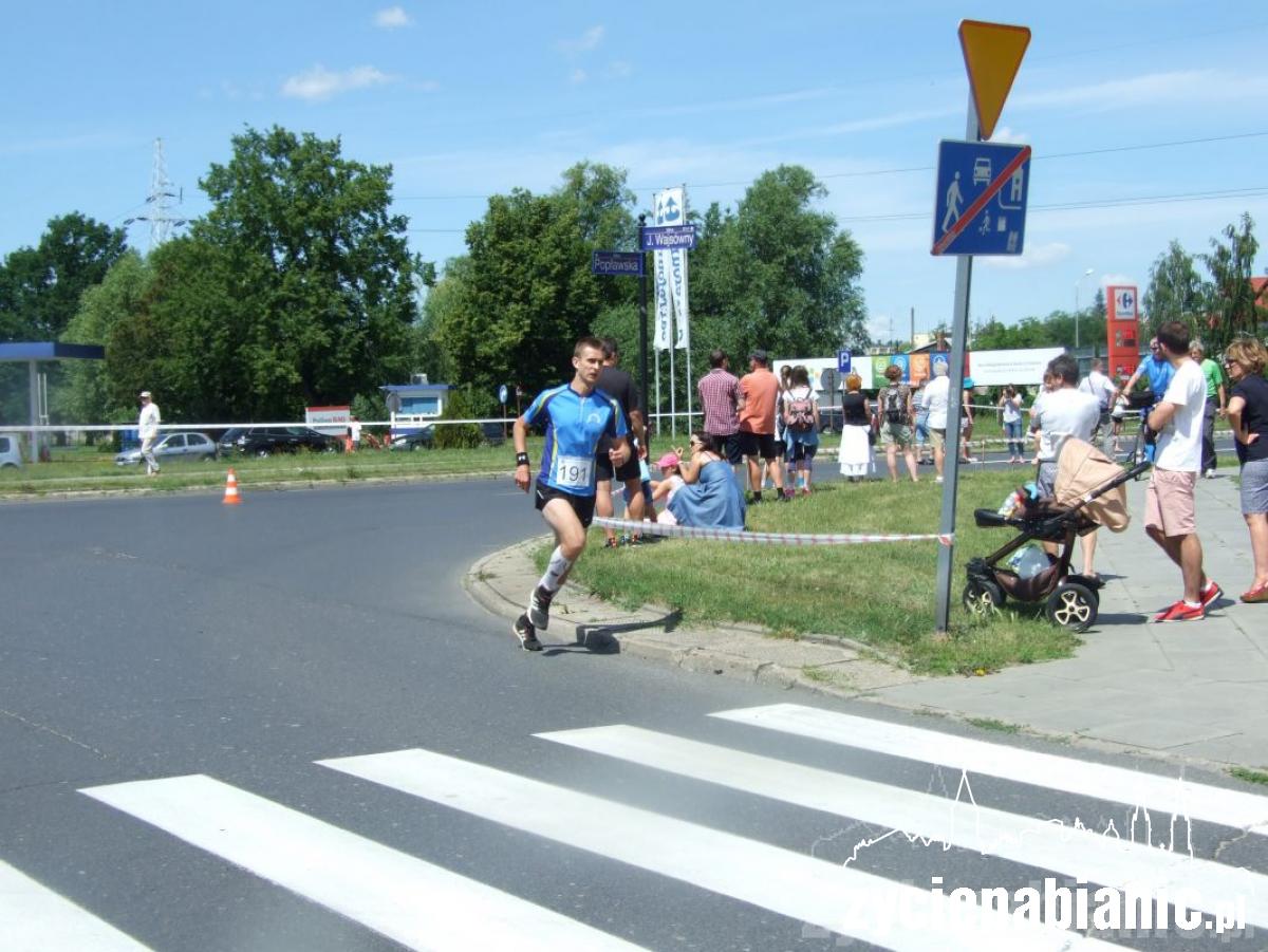 Zobacz kto pobiegł w jubileuszowym biegu
