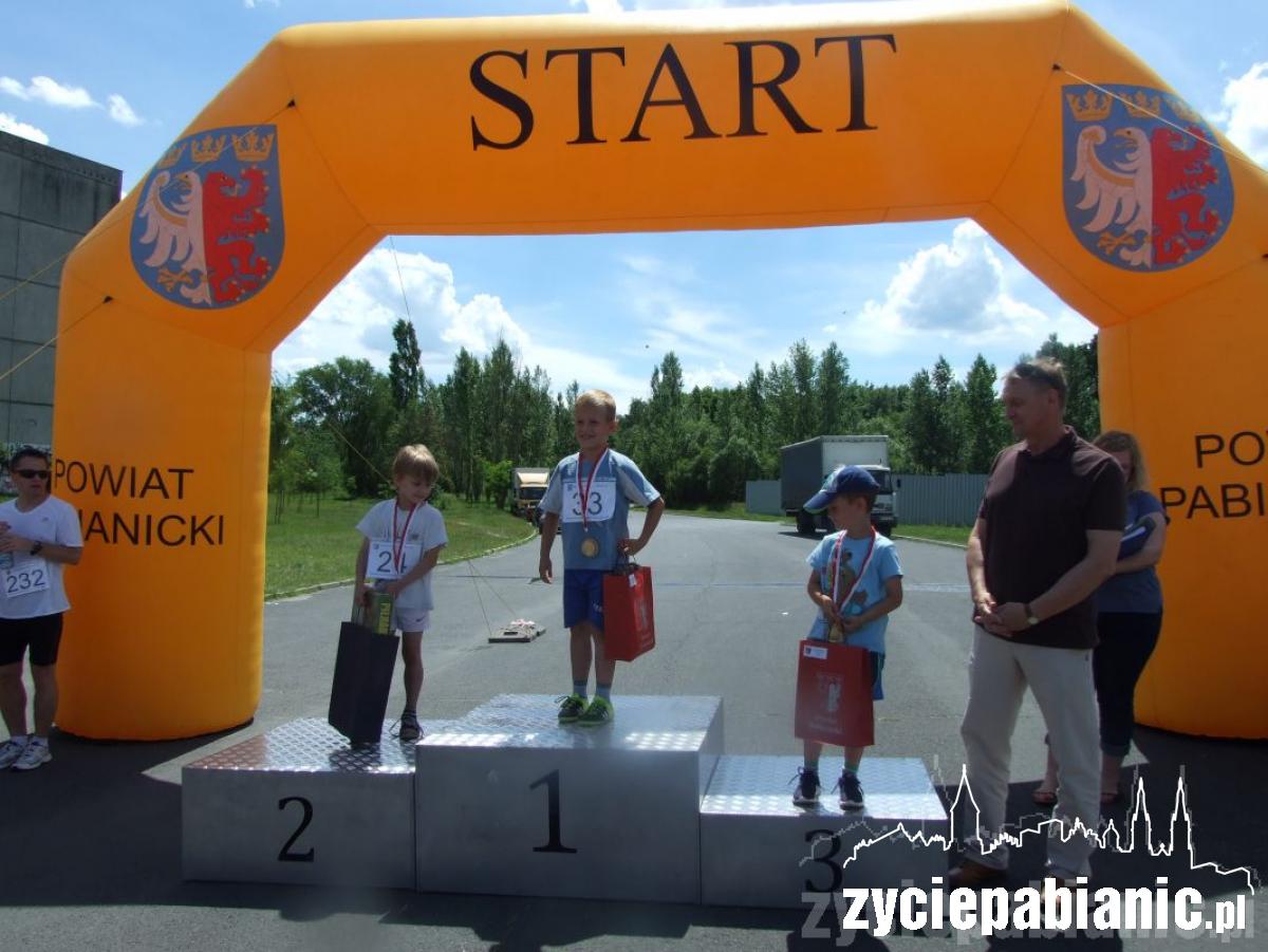 Zobacz kto pobiegł w jubileuszowym biegu