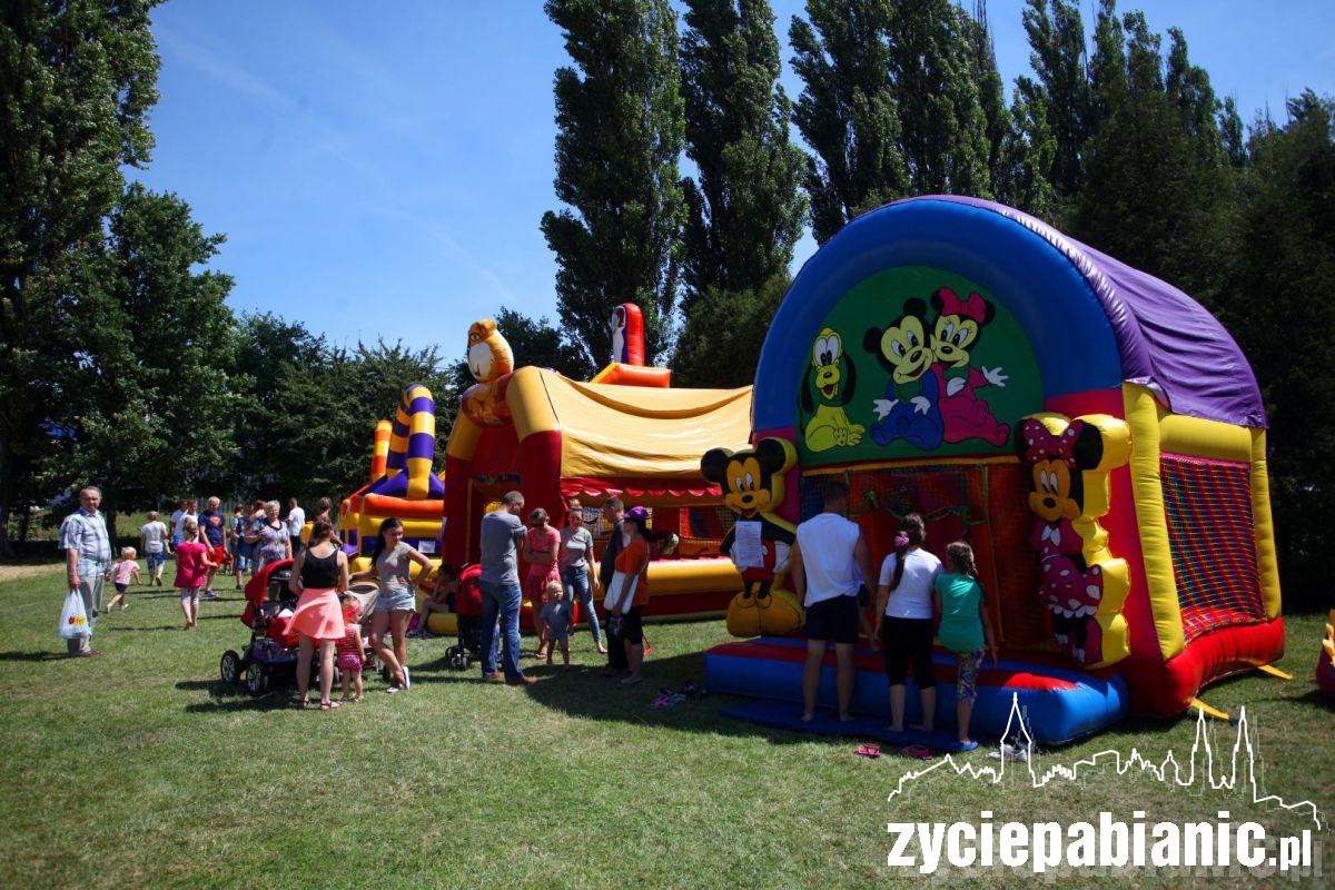Owocowy piknik rodzinny