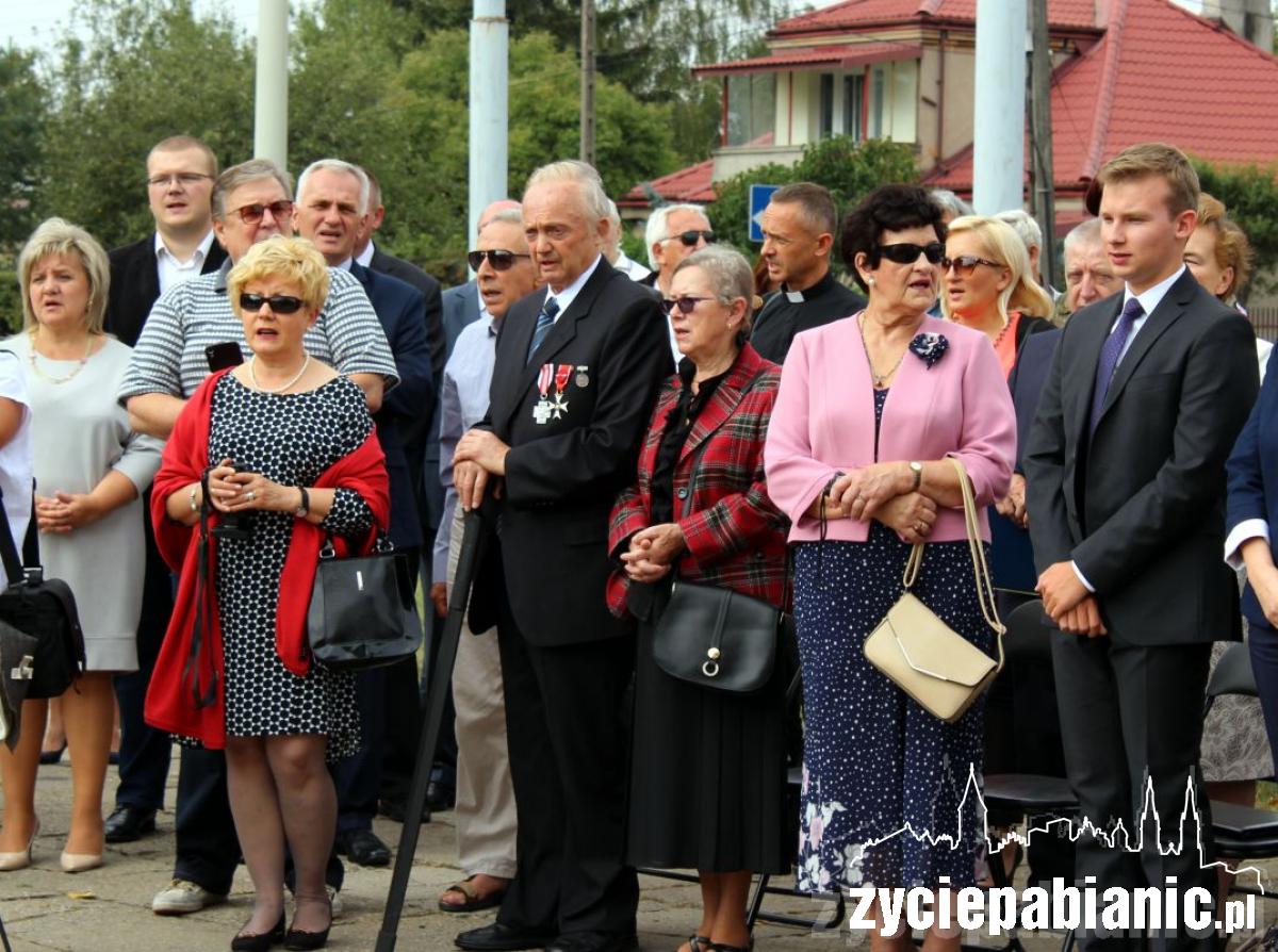 Skwerek Walentynowicz odsłonięty