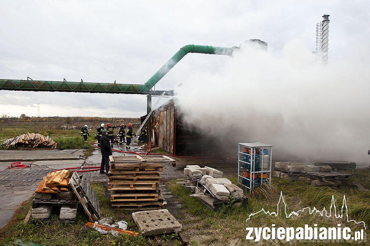 Pożar w fabryce mebli