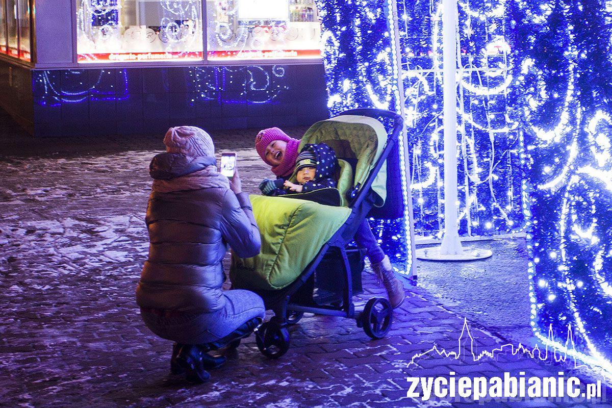 Świąteczna dekoracja na ul. Zamkowej