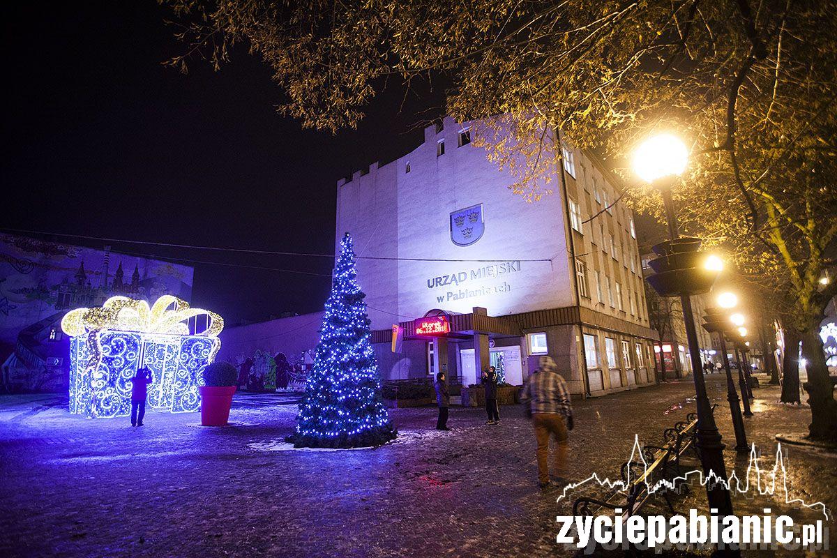Świąteczna dekoracja na ul. Zamkowej