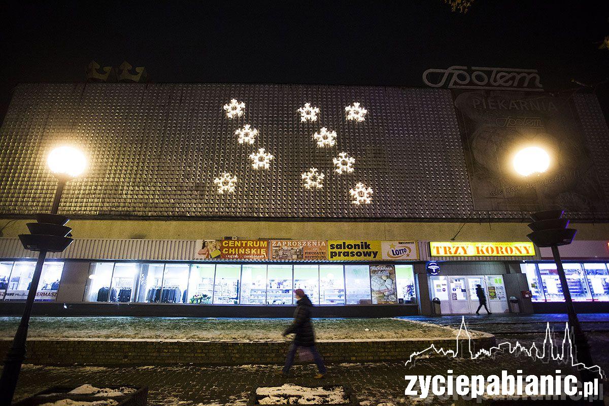 Świąteczna dekoracja na ul. Zamkowej