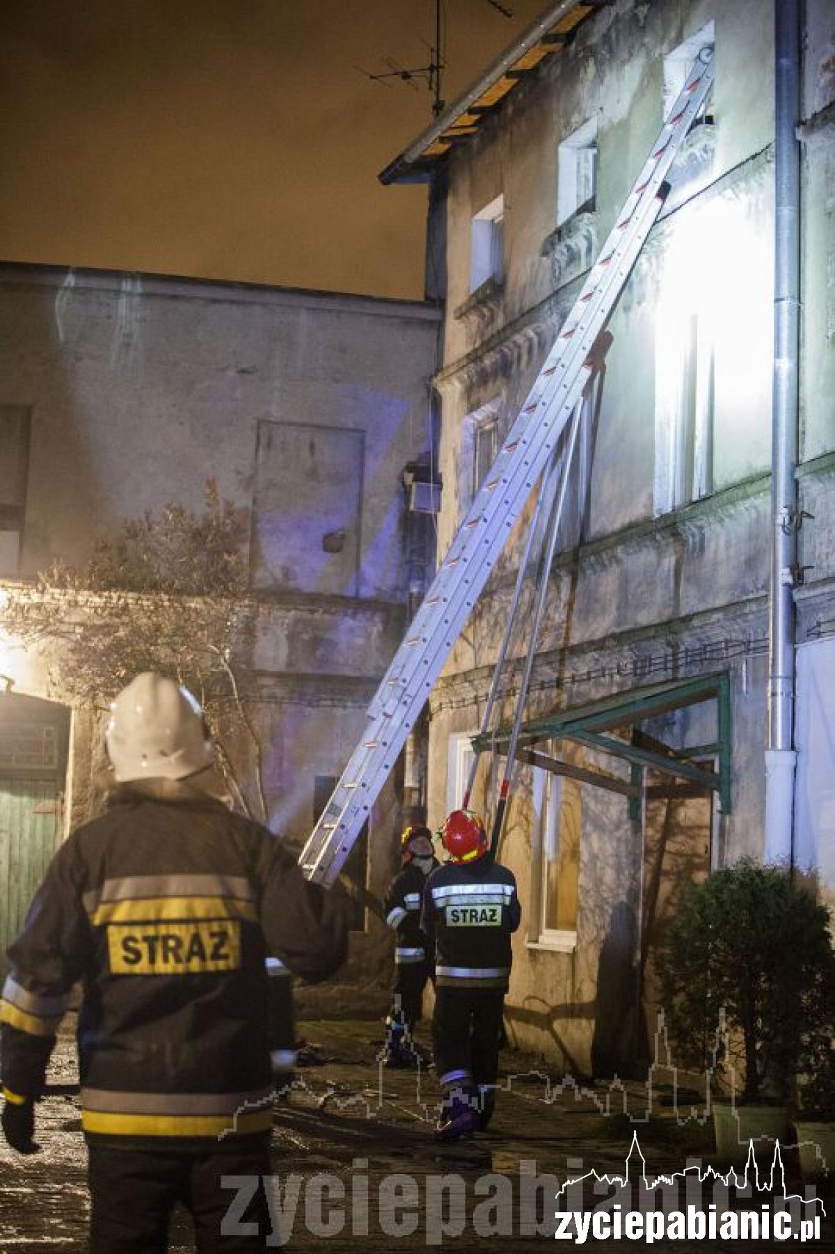 Pożar w kamienicy na ul. św. Rocha