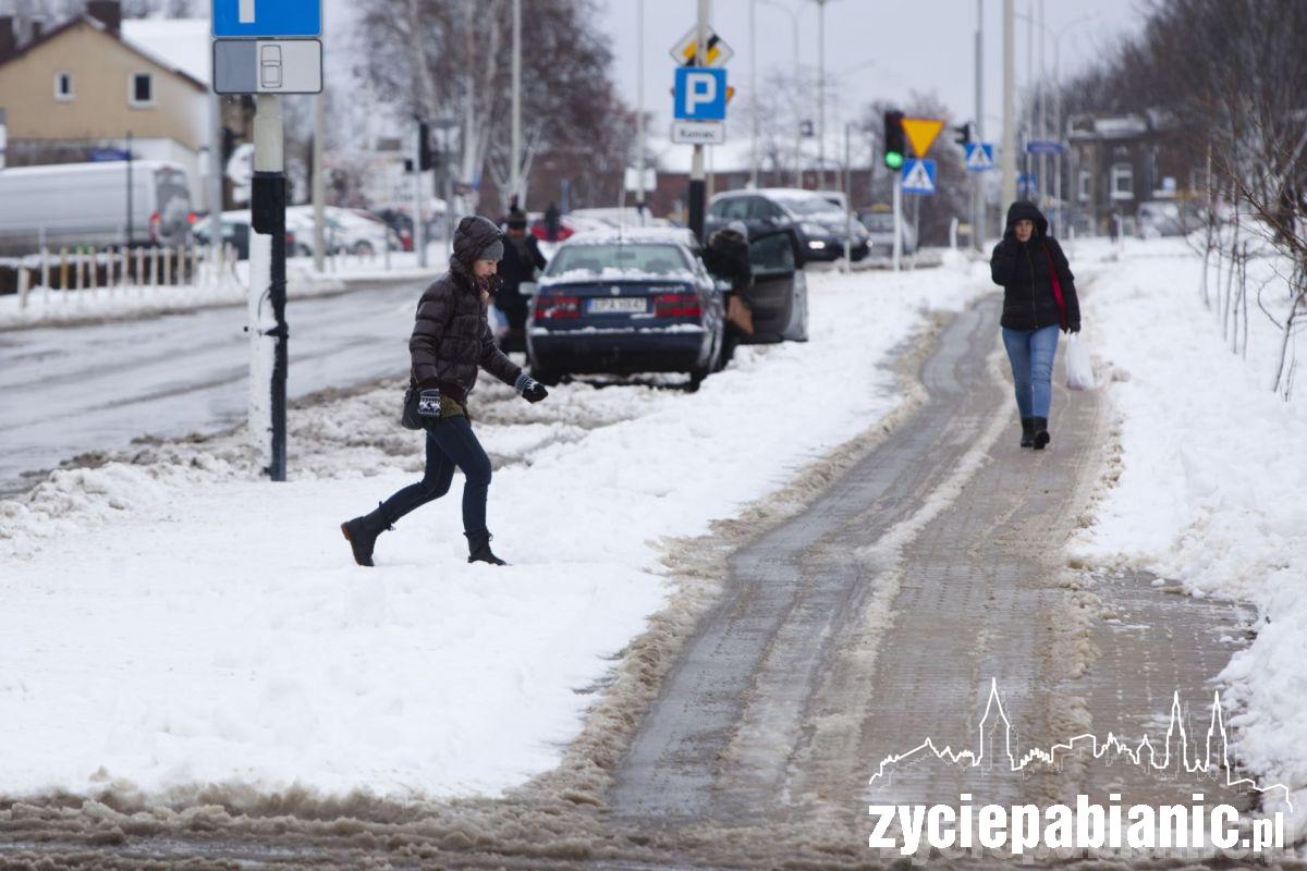 Drogowcy przysnęli. Piesi narzekają