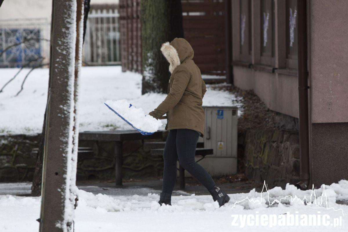 Drogowcy przysnęli. Piesi narzekają