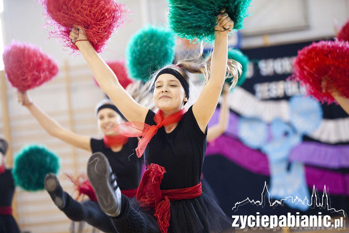 Powiatowe zawody cheerlederek