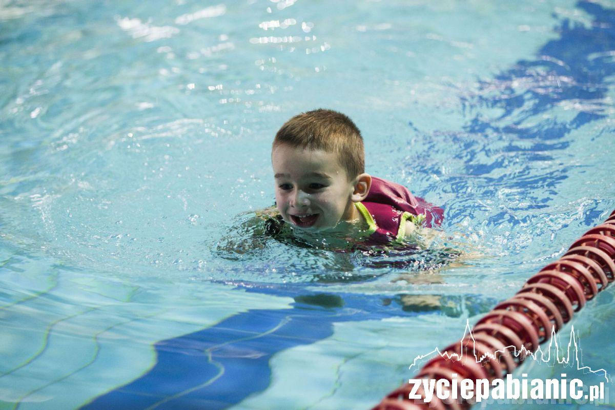 Przedszkolaki ścigały się w... basenie