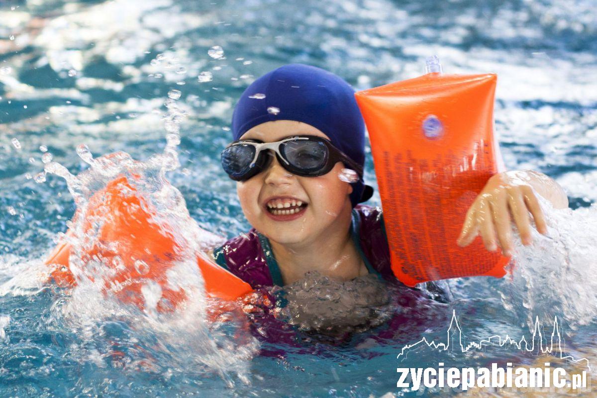 Przedszkolaki ścigały się w... basenie