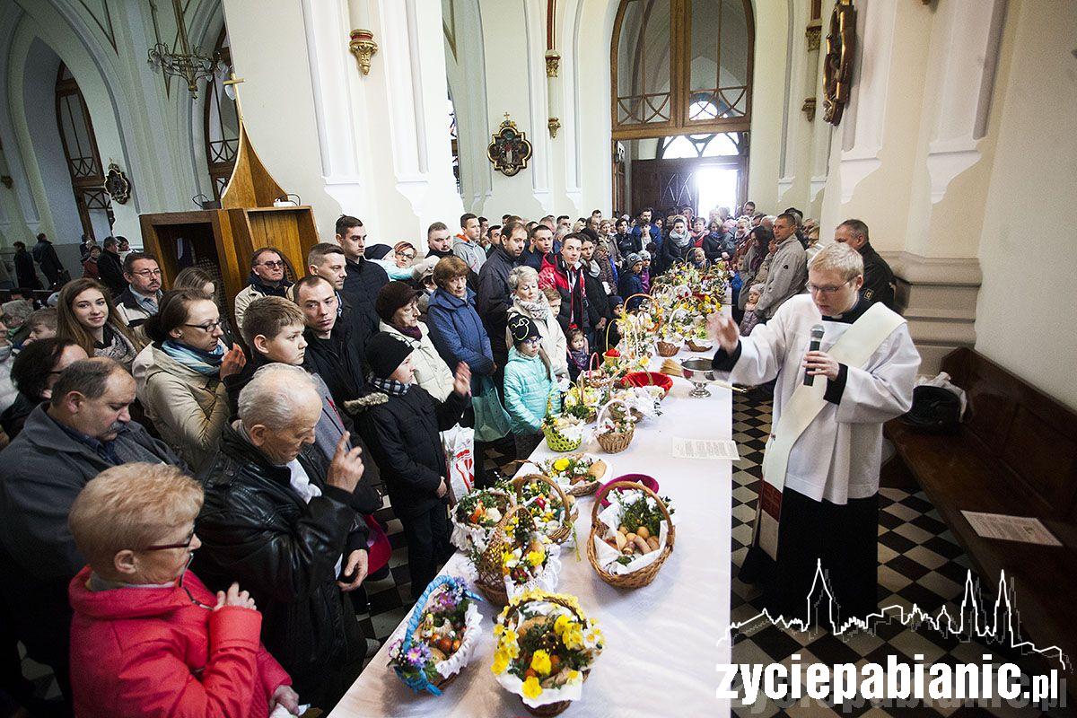 Pabianiczanie ruszyli z koszyczkami do kościołów