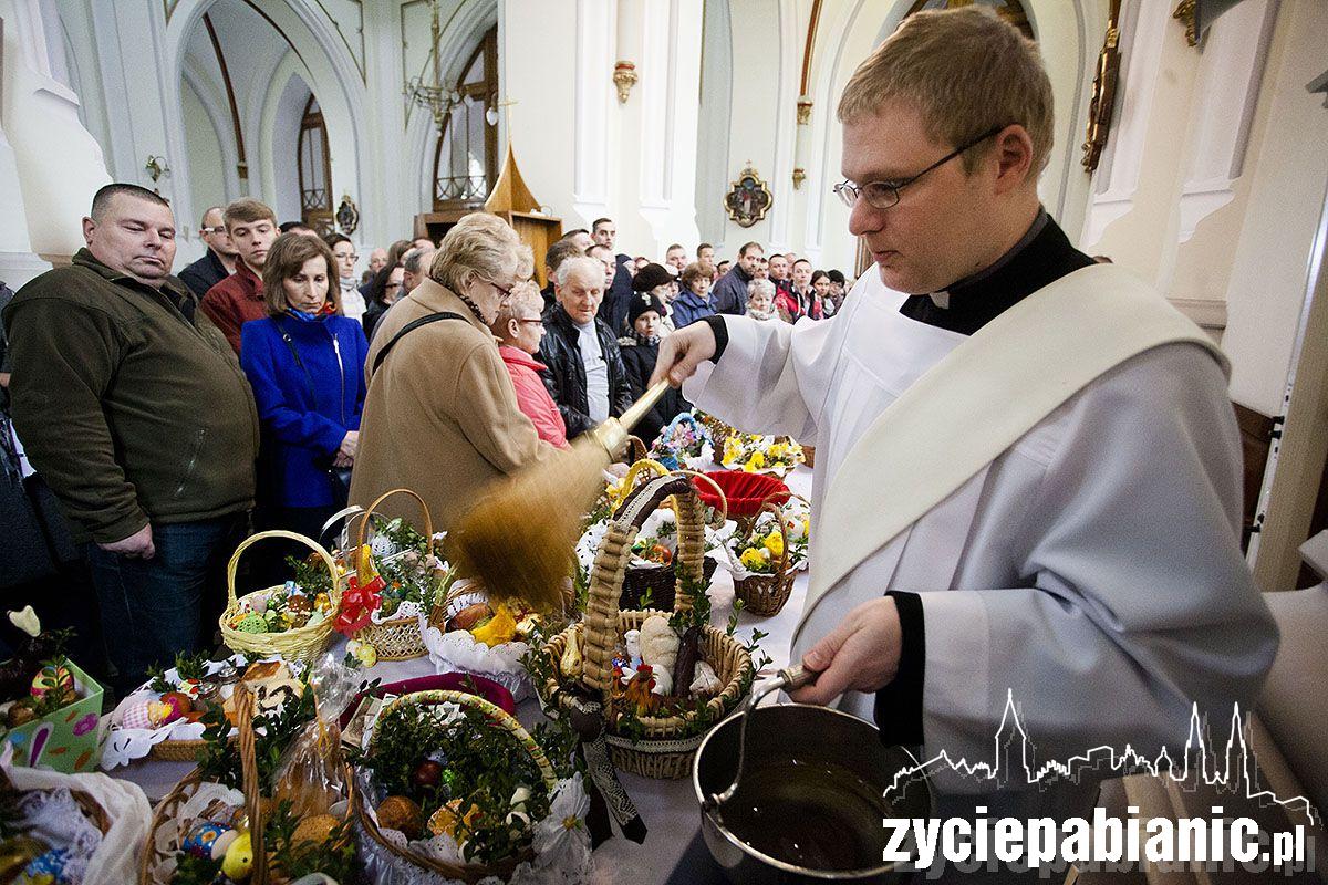Pabianiczanie ruszyli z koszyczkami do kościołów