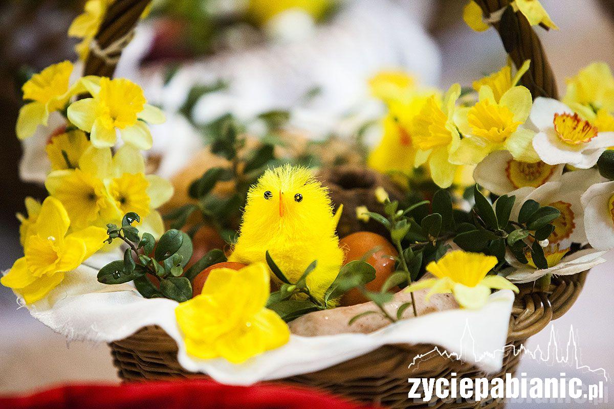 Pabianiczanie ruszyli z koszyczkami do kościołów