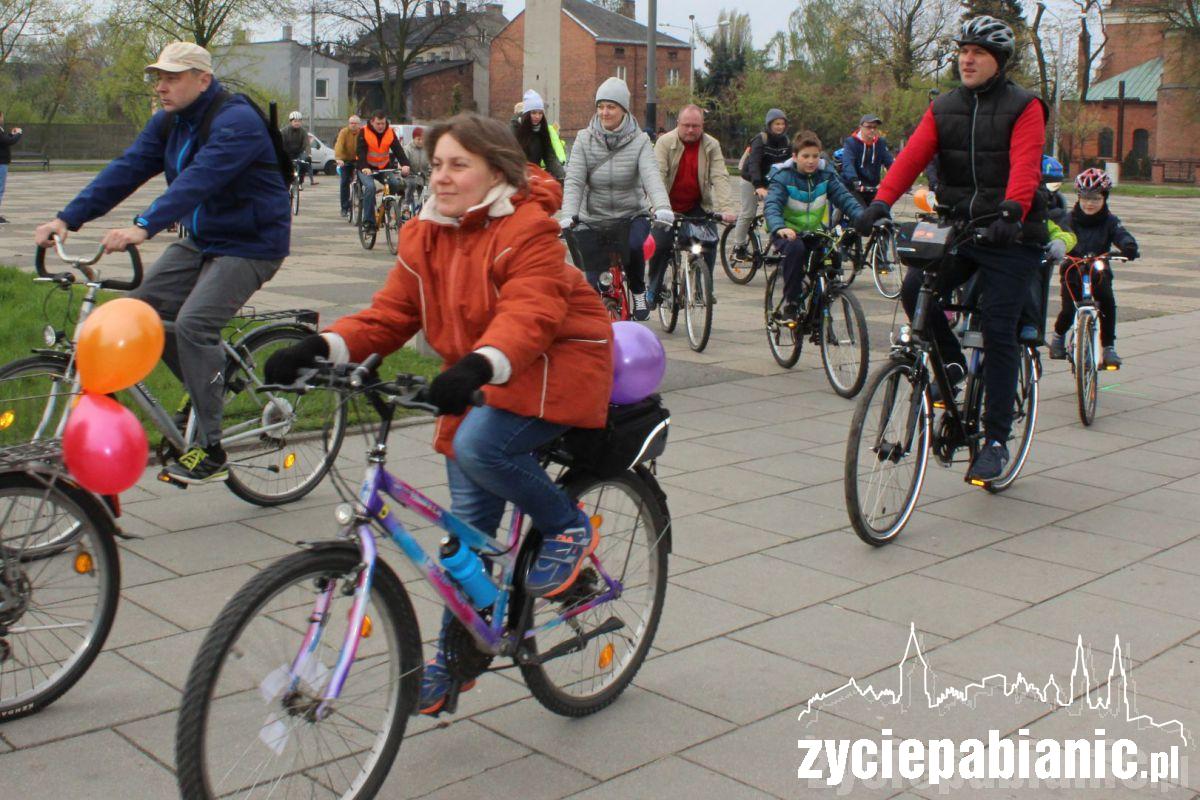 Ponad 60 rowerzystów wyruszyło na nasze ulice