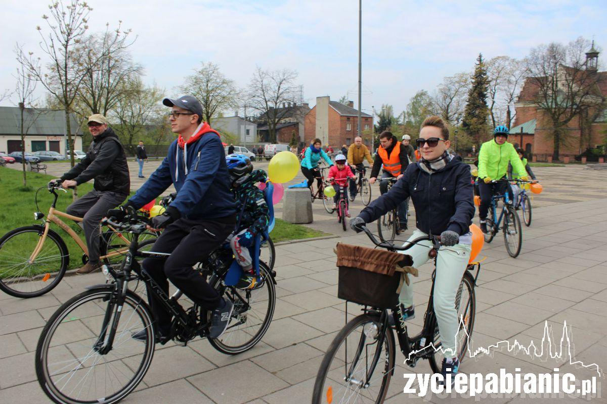 Ponad 60 rowerzystów wyruszyło na nasze ulice